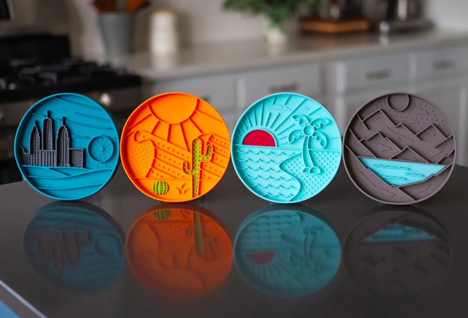 Messy Mutts - Silicone Interactive Feeder - Mountain Scene