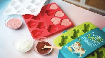 Messy Mutts - 2Pk Silicone Bake & Freeze Treat Making Mold Heart Shaped