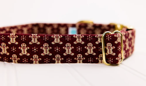 Walk in the Bark - Burgundy Gingerbread Collar (2021)