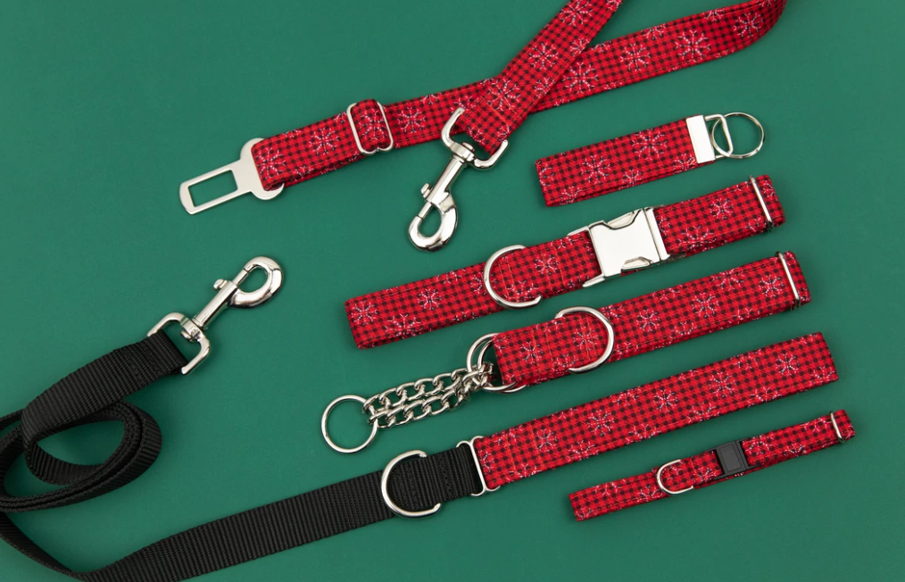 Walk in the Bark - Buffalo Plaid Snowflake Dog Collar/Waste Bag/Leash